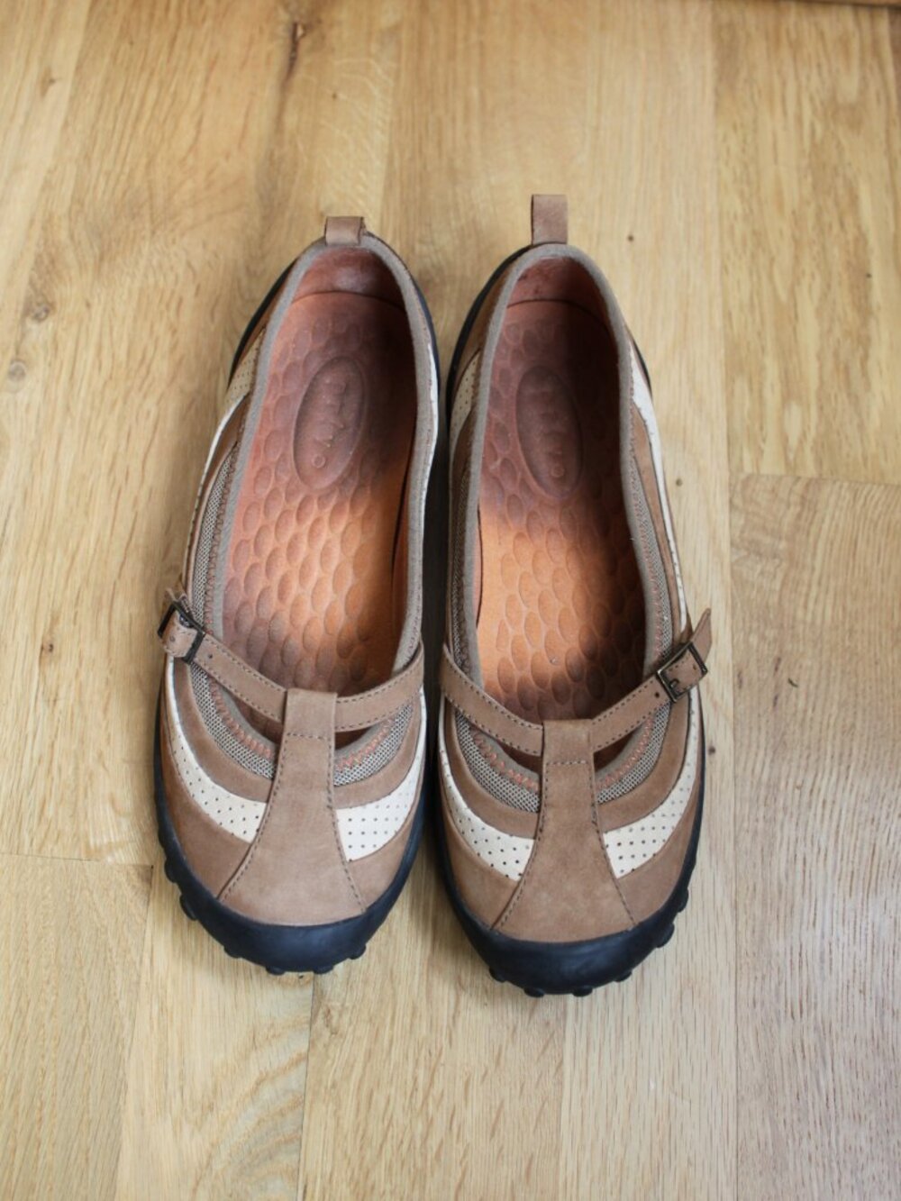 Clarks Privo Brown Leather Mary Jane Sporty Flats Athleisure Walking Shoes 6M